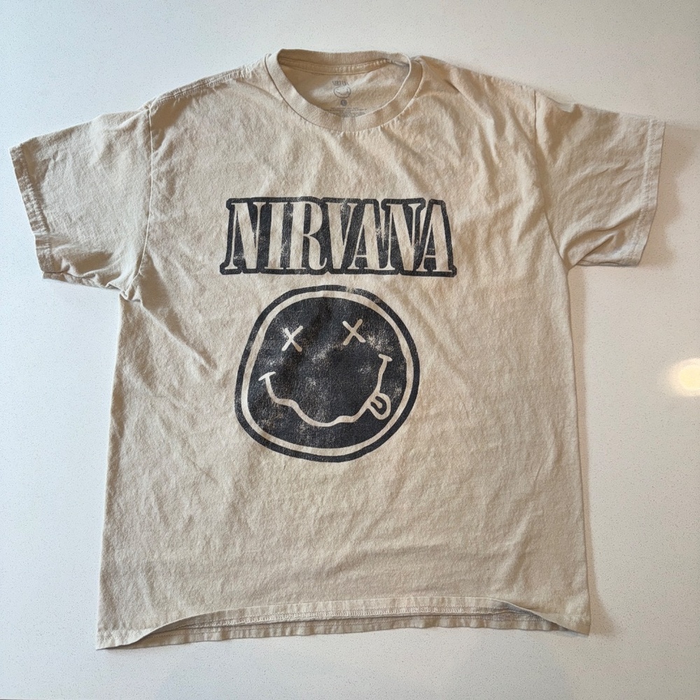 Nirvana Band T-Shirt Men's L Concert Graphic Tee Smiley Nevermind Band Logo
